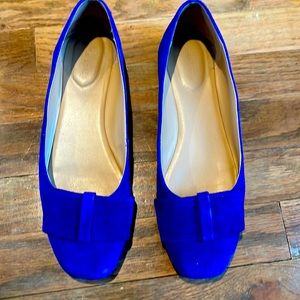 Violet & Red, blue, size 9.